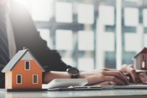 Annuncio di una casa da vendere a buyer esteri