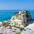 Boom di richieste per le case al mare in Calabria