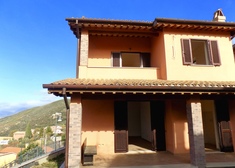 Villa in vendita in POGGIO CATINO (RI)